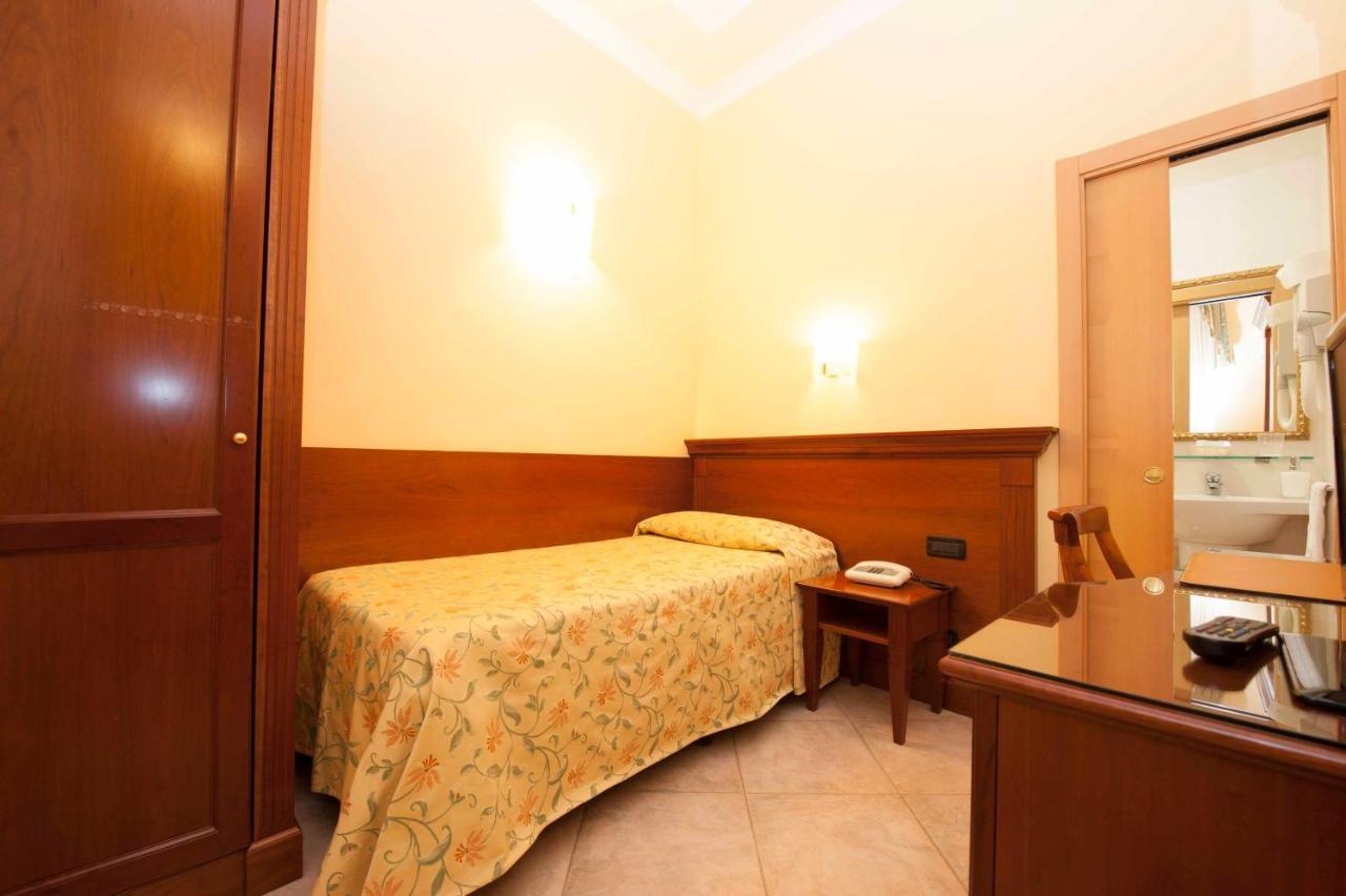 Hotel Astigiana & Appartamenti Varazze Bagian luar foto